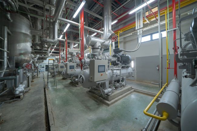 What Is The Difference Between a Cooling Tower and a Chiller What Is The Difference Between a Cooling Tower and a Chiller